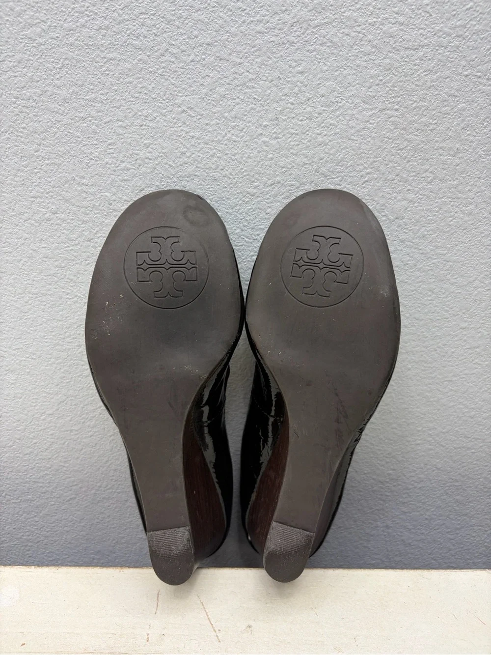 Tory Burch Black Patent Leather Coraline Wedge Pumps Size 9